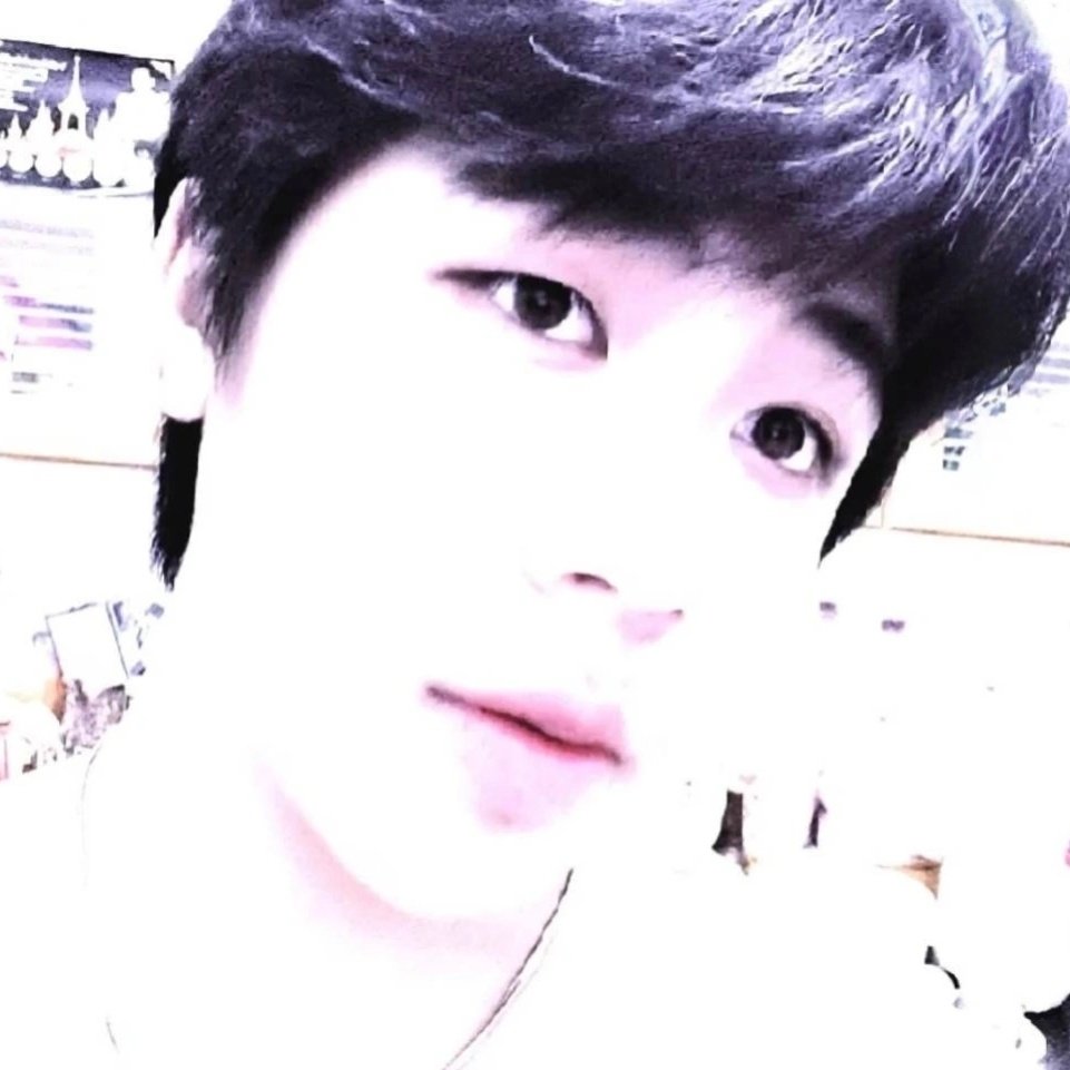 hellolllaim tweet picture