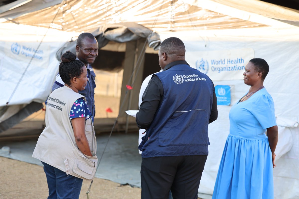 WHOMalawi's tweet photo. As thousands of #Malawians return home from #SouthAfrica, @WHOMalawi is supporting health services at Joyce Chitsulo Reception Centre in #Mwanza 🇲🇼where returnees receive health screening, essential medical care, and #immunization services.

#HealthForAll #Repatriation https://t.co/f5yEtXWsBj