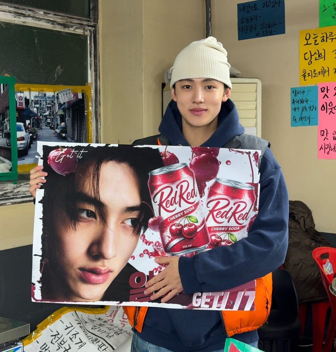 eomshz's tweet photo. seonghyeon and his unlimited little version of him TT___TT https://t.co/vSNXbq0q7U