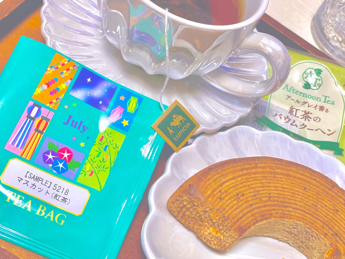 savant_ff14's tweet photo. 7/11(土)分も無事終了でした。
会いに来てくれたみんな
thank you…

この日のティータイムは

お茶…ルピシア マスカット
お供…紅茶のバームクーヘン

7/18(土)分の予約も始まってる。
またCherryで、灯りを囲もう。

#Cherry_FF14_RP https://t.co/qDduFo73QC