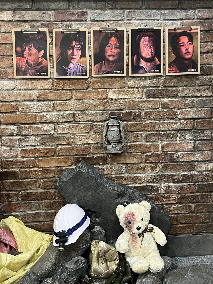 rangnee_e's tweet photo. 260715 19:30 
더 헬멧 알레포 스몰

엄청 큰 비눗방울이 비행기를 가둬버렸으면 좋겠다 https://t.co/wEwvAI7aaD