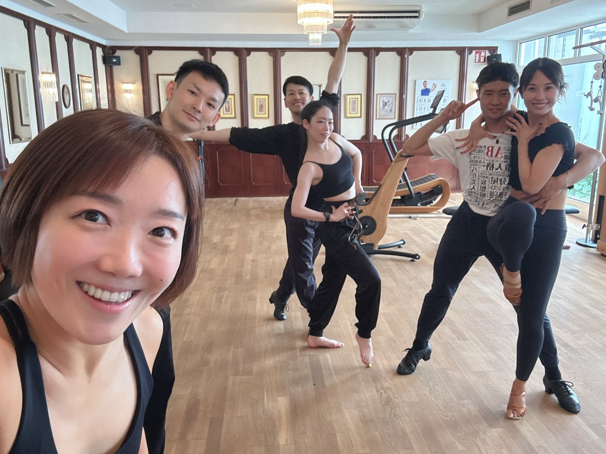 oshikawa_wada's tweet photo. 🇯🇵Senior I TEAM JAPAN🇯🇵
　
朝食を終え、明日からのコンペに向けてみんなで最終調整💪
日本チーム一丸となって頑張ります！

#押川和田組
#石田矢野組
#久保大本組
@JdsfPr https://t.co/FaUj9A61ag