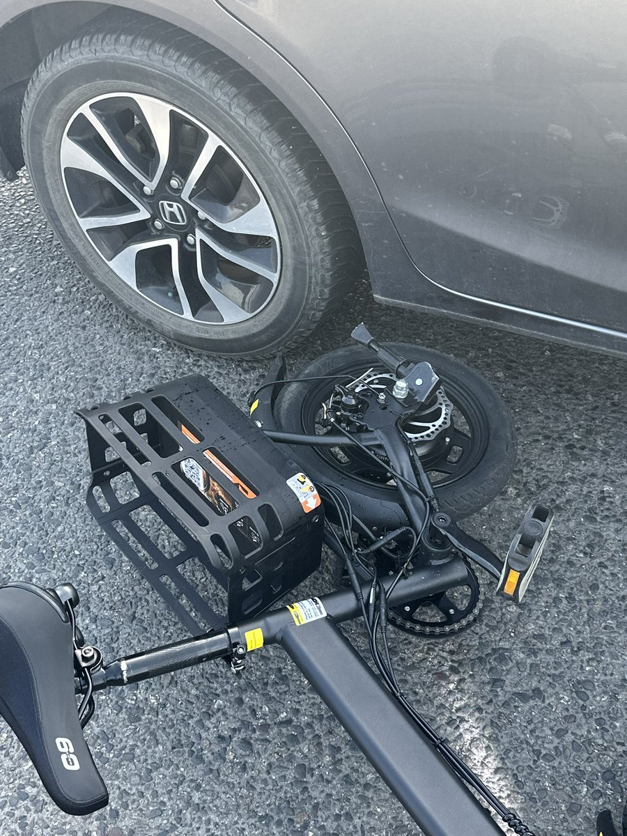 78CHove's tweet photo. @moeyoiya I tried to be a good pedestrian. I started riding my bike. 2.7k to work. And 12k to the doctor.

A lady Ran me OVER!!  Nothing is broken and there’s nothing bleeding inside. My right side from my toes to my shoulder is all tore up.

I think I’m going back to my car https://t.co/yvwrBcYptg