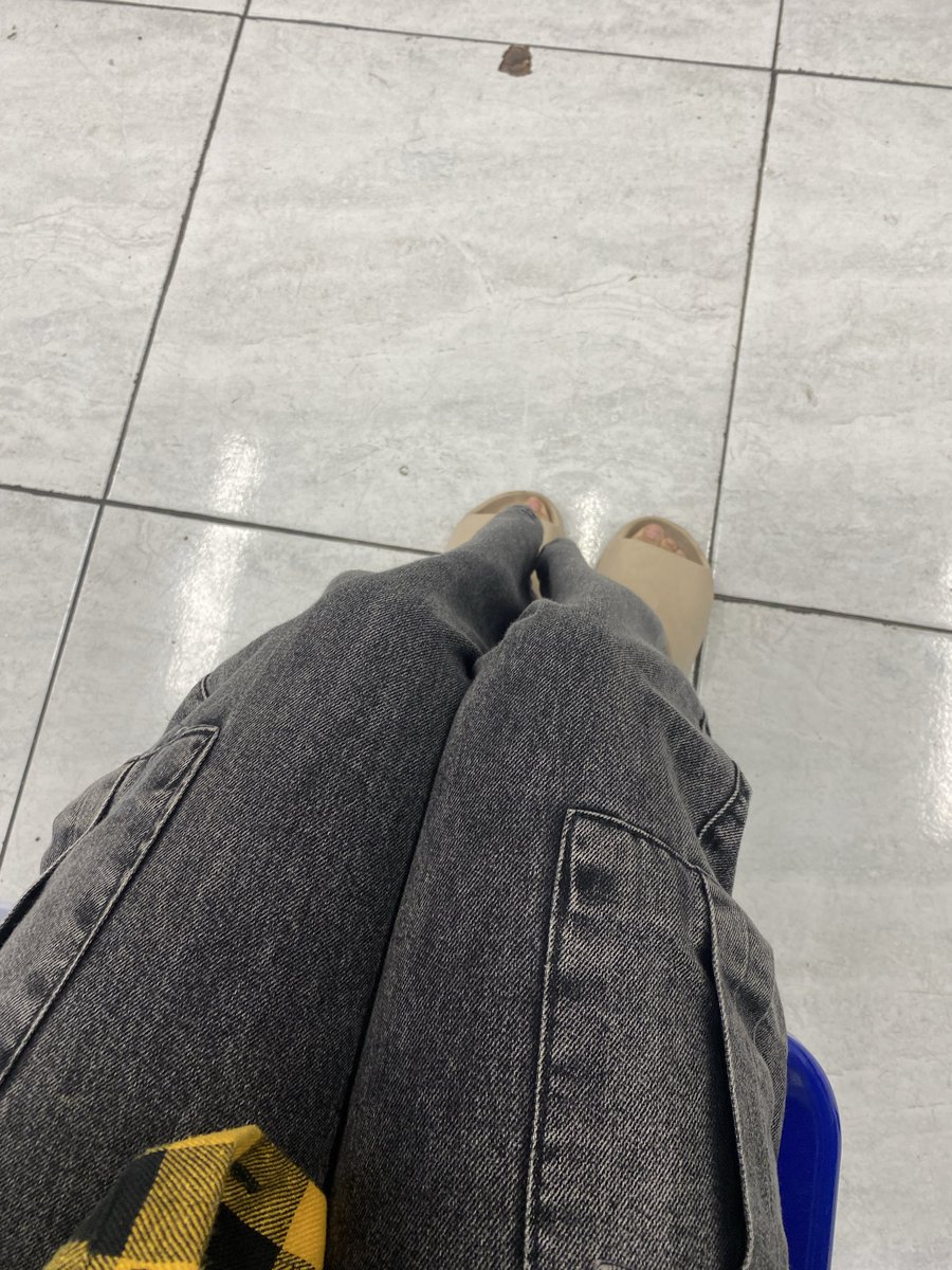 mengoefarofa's tweet photo. eu i minha calça cargo q falta andar sem mim https://t.co/ES12gYhgQm