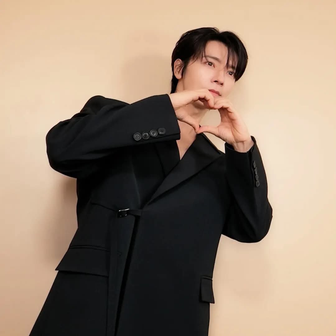 ShaleHaeHae's tweet photo. 이동해로 이동해 LEEDONGHAE update
#DONGHAE #동해

Lee Donghae will be uploading a new video every Thursday at 7:00 PM (KST) 💕

🐯: Hello, it’s Donghae. :)
How have you been? ^^

I’m doing my best to take care of my health and condition!
I have to keep dancing until I’m 80, haha.

Starting now, I’ll be coming to you with new content every Thursday at 7:00 PM!

I’ll upload for three consecutive weeks, then take a one-week break before returning. ^^

It’s been raining a lot lately, so please be careful on the wet roads~

See you Thursday evening!!