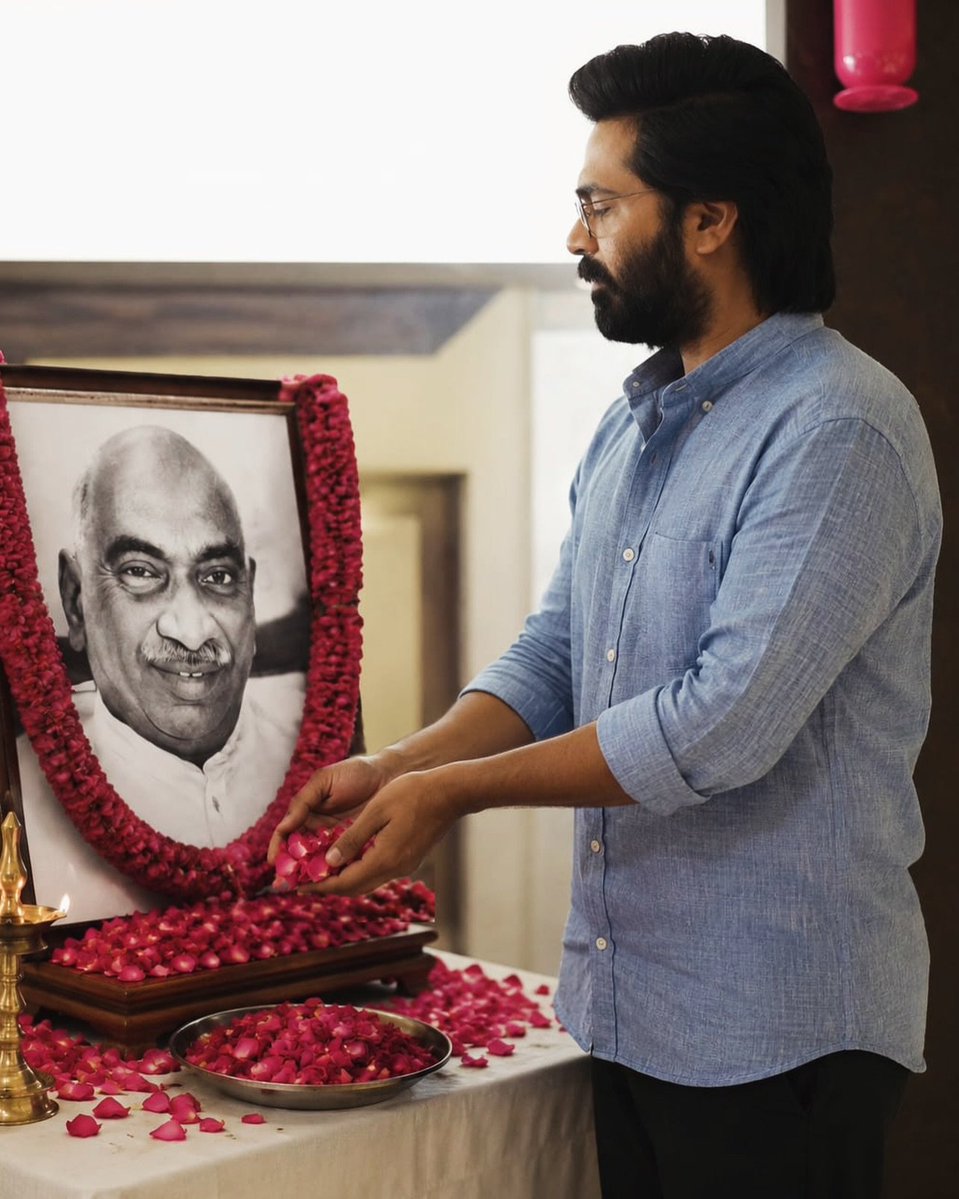 strparanthaman6's tweet photo. Happy birthday leader of education chief minister #Kamarajar Ayya 🙏🏻🙏🏻🙏🏻📑📖🖋️
#Arasan👑 
@SilambarasanTR_ ✨✨✨ @ELAKKS @TesingVasu @AllIndiaSTRfc @SimbuPrakash_ @simbu_sathish5 @Vignesh_Nantha @madhandineshstr @robecka17
@thisisysr @sureshkamatchi @iam_SJSuryah
#HBDKamarajar https://t.co/2fE2rkeEm3