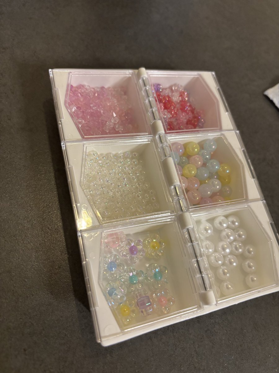 alreadybreak's tweet photo. なんか作りたくて買ったけど
ここまでやって満足した平成女児 https://t.co/GKTCDP4Uaj