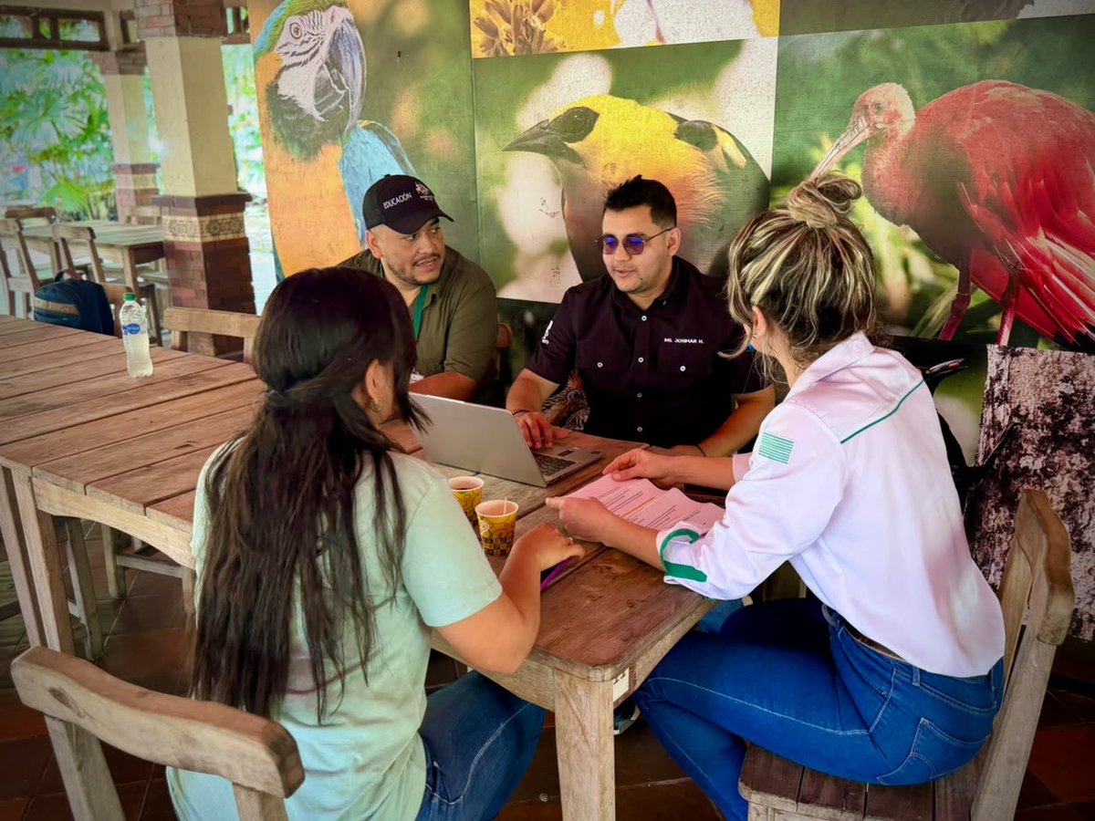 GobMeta's tweet photo. 🦜🌿 La tecnología y la naturaleza se unen para inspirar a las nuevas generaciones del Meta.

Recorrimos el @BiopOcarros para avanzar en una experiencia interactiva que acercará a niños y niñas a la riqueza de nuestra biodiversidad, en articulación con las Sec TIC y de Educación. https://t.co/4RGQXd4fQO
