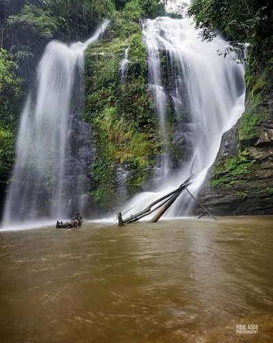 _alfa_jnr's tweet photo. 🌊✨ Tsigame Waterfall — a hidden gem on the Ghana‑Togo border in the Volta Region. Surrounded by lush forests and caves, this serene fall rewards adventurers after a 45‑minute scenic hike through the mountains. Pure magic in nature’s silence. 🇬🇭🌿 #TsigameWaterfall #ExploreGhana #VoltaRegion