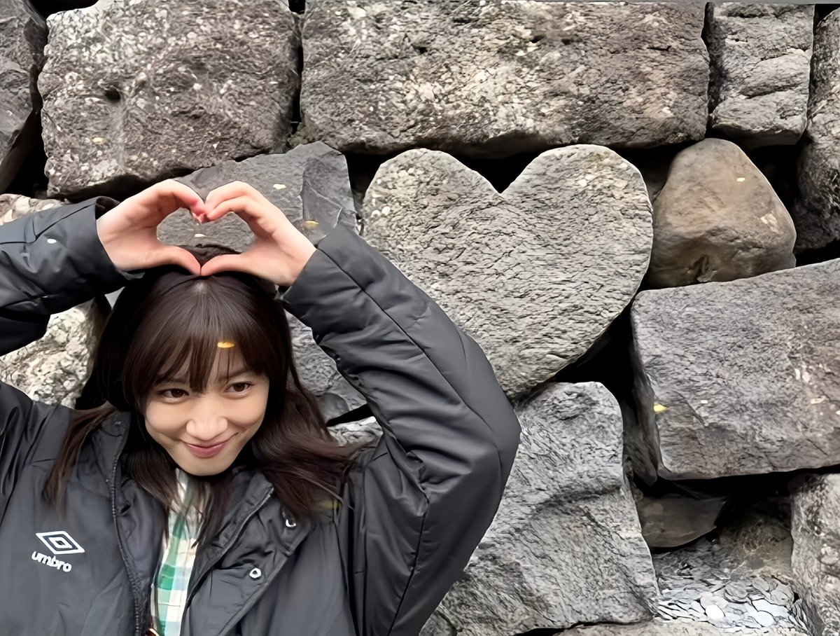 walnut0511's tweet photo. ハート❤️型ある風景&amp;芽郁ちゃん❗　#永野芽郁　#ハート型　@mei_nagano0924　@meinagano_staff https://t.co/wGJZ6aHAdm