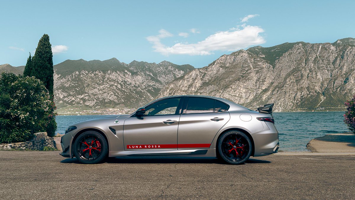 AlfaRomeoIT's tweet photo. La ricerca dell'eccellenza guida ogni performance. È il principio che unisce Alfa Romeo e Foiling Week 2026: una visione fondata su innovazione tecnologica e spirito sportivo. Due mondi. Un'unica vocazione: superare ogni limite.
#AlfaRomeo #wearefoiling #foilingweek https://t.co/vAvjNpGWNF