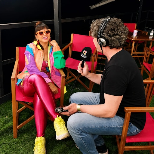aragonradio's tweet photo. 🎶🇨🇴 La explosión tropical de Bomba Estéreo en Comunidad Sonora ✨

Nos contagiamos del ritmo y la energía caribeña que ha hecho vibrar el Pirineo. Esta semana:

🔹 Entrevista exclusiva: Hablamos con Li Saumet, vocalista de Bomba Estéreo, tras su arrollador concierto en el escenario flotante de Pirineos Sur. 🏔️🎤
🔹 Menú musical de lujo: Repasamos las actuaciones del fin de semana con temazos de Los Planetas, Nacho Vegas, Álex Serra, Christina Rosenvinge, Suede, Jackie Wilson y A Contra Blues. 🎸🔥

¡Dale al play y vive el festival desde dentro! 👇

🎧 https://t.co/hY9W1Aw6Kd

#ComunidadSonora #BombaEstéreo #LiSaumet #PirineosSur2026 #Lanuza #Música #AragónRadio #Pódcast