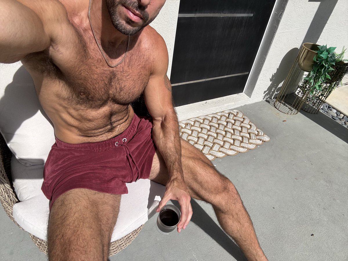 bigBrucebate's tweet photo. Sunlight, coffee and a good stroke to finish outdoors. Will be posting it u know where ;) https://t.co/1XmEOrKD5n