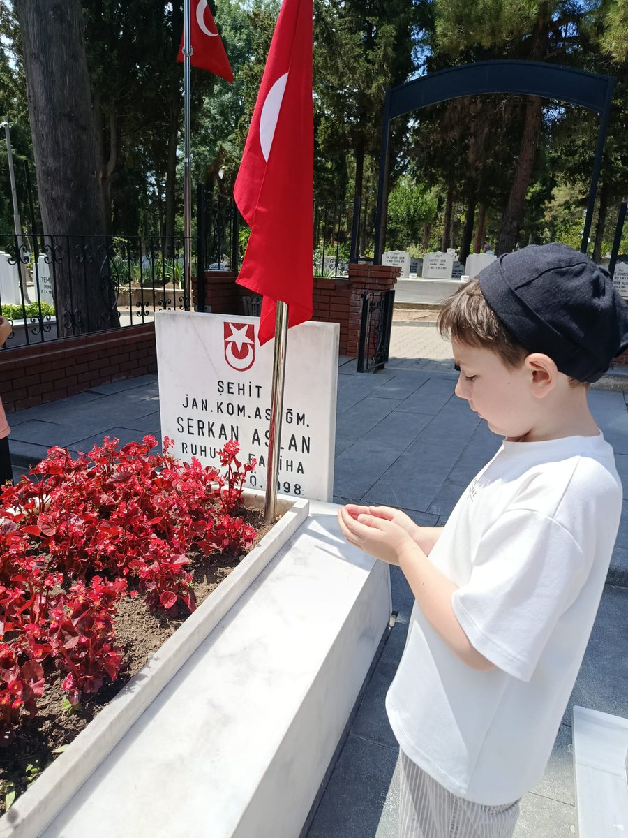 semerkandcocukk's tweet photo. 🇹🇷 Gençler Unutmadılar!

15 Temmuz, hepimiz için yalnızca bir tarih değil; bir milletin sarsılmaz imanını, inancını ve iradesini ifade ediyor.

📍 Samsun

#15TemmuzDestanı
#semerkandçocuk https://t.co/yPOMzottay