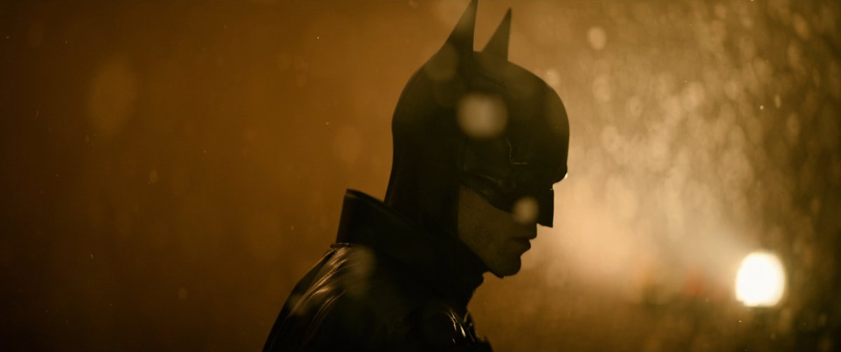 TheBatmanSagaNW's tweet photo. Matt Reeves confirms Batman’s cowl now has longer ears in ‘THE BATMAN: PART 2’. https://t.co/qQ1weyH4AP