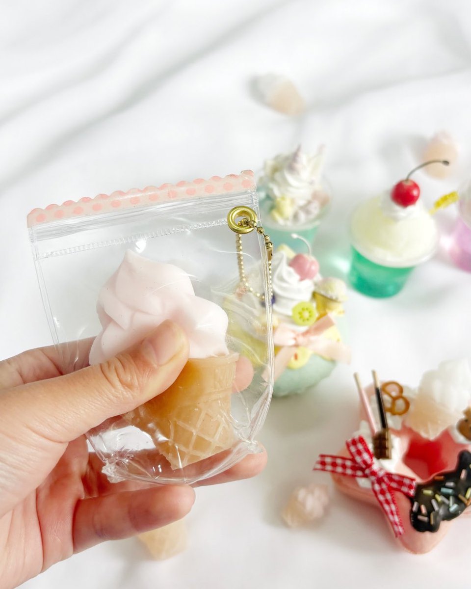 ic_hlc's tweet photo. あいぱくOKAYAMA会場内にてアイスクリームグッズ多数販売中🍨

ステッカーやアクセサリー、Tシャツなども販売しています！

ぜひお立ち寄りください

📍会場
天満屋 岡山本店 7階催場

📅会期
～7月27日10時～18時
※最終日（27日）は17時閉場

#あいぱく
#アイホリ 
#天満屋 https://t.co/UWEUe3J9Iz