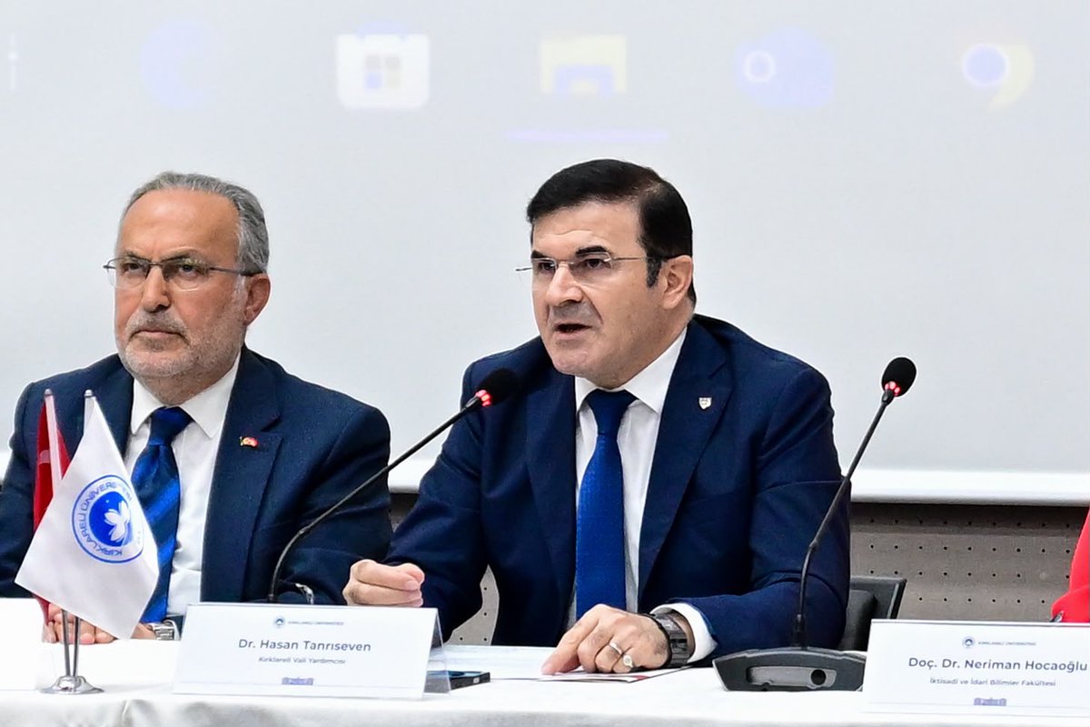 hasantanriseven's tweet photo. Demokrasi, halkın oyuyla gelen iktidarın, halkın oyuyla gittiği sistemin adıdır. 15 Temmuz 2016’da hain bir darbe girişimi ile hukuk düzenini silahla değiştirmeye çalışanlara hep birlikte dersini verdik.”
15 Temmuz Demokrasi ve Millî Birlik Günü'nün 10. yılı dolayısıyla, Kırklareli Valiliği himayesinde, Kırklareli Üniversitesi tarafından düzenlenen "İrade Bizim, Zafer Bizim" konulu panelde hain darbe girişimine karşı Alanya Kaymakamı olduğum dönemdeki direnişimizi anlattık. #15Temmuz #iradebizim #zaferbizim #15Temmuzdestanı #alanya