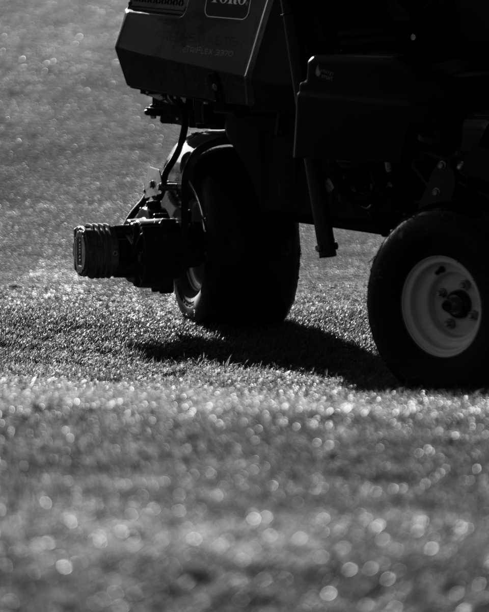 OltonGolfClub's tweet photo. Those fresh cutlines *chefs kiss* 

A massive thank you to Mark and his team for their dedication and attention to detail, keeping our course in superb condition. https://t.co/6ipxGhRbVE