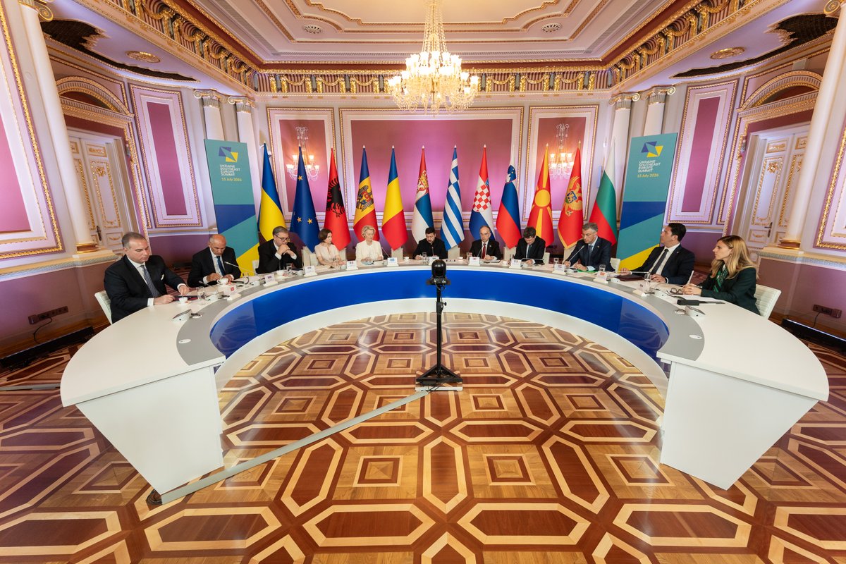 ZelenskyyUa's tweet photo. Саміт «Україна – Південно-Східна Європа». Радий, що ми всі разом і що цей формат – спільна робота України та країн Південно-Східної Європи – є активним і змістовним. 

Працюючи разом, підтримуючи одне одного та розбудовуючи спільні безпекові, оборонні, економічні, політичні й культурні зв’язки, ми даємо змогу кожному з наших народів – і кожному народові Європи – зберігати свою ідентичність і вільно визначати власне майбутнє.

Я вдячний вам за готовність і надалі підтримувати нашу боротьбу за незалежність. І я високо ціную нашу спільну роботу на двосторонньому рівні, у межах таких форматів, як Коаліція охочих, та в інших багатосторонніх форматах.