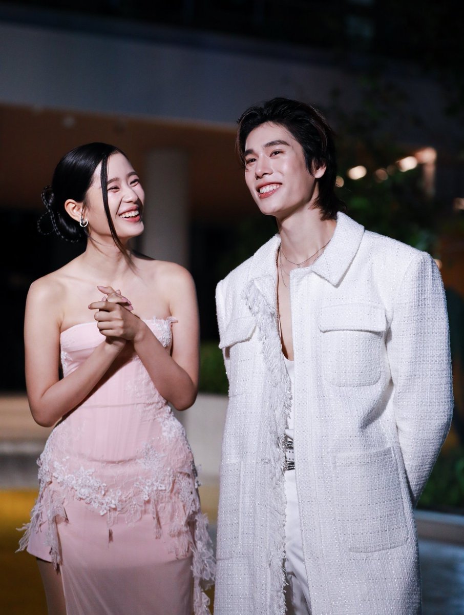ShilpaBabu's tweet photo. GMM would be insane if they don't see the potential of these two visuals side by side 
TU AT CLOUD11 OPEN HOUSE 

#tontawan #phuwintang #tutontawan #tuty #intuyou #cloud11openhouse https://t.co/xhvyAgOzO0