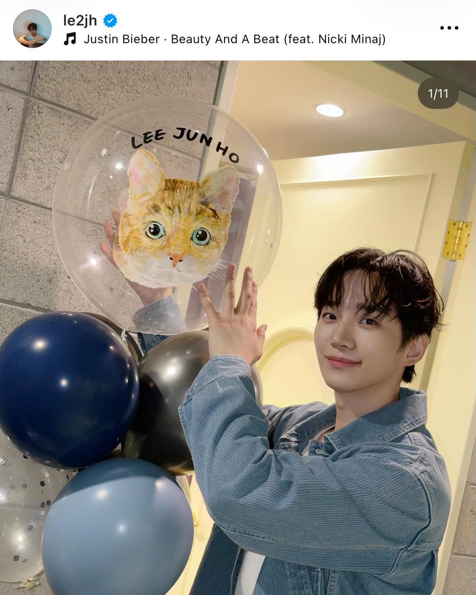 le2jh_vicky's tweet photo. 260715  21:17:32  lotsoffun____ x https://t.co/9KSISBFP3X instagram (비주얼 디렉터)

@ liberclassy_official @ le2jh 26SS campaign ‘BLUE CINEMA : IN TO THE BLUE’ 
visual directing by @ https://t.co/9KSISBFP3X 

https://t.co/u0xVDWYNaa

#이준호 #LEEJUNHO 
#LIBERCLASSY #리버클래시
-
기획부터 촬영까지 모든 것이 착착착 진행되었던 촬영. 고양이 집사인 준호님을 위해 준비한 반려묘 페인팅 풍선이랑 케익 인증샷까지 감덩. 🖤🩵🤎 케익과 풍선 세팅은 파이에게 맡겨주세요 ㅎㅎ