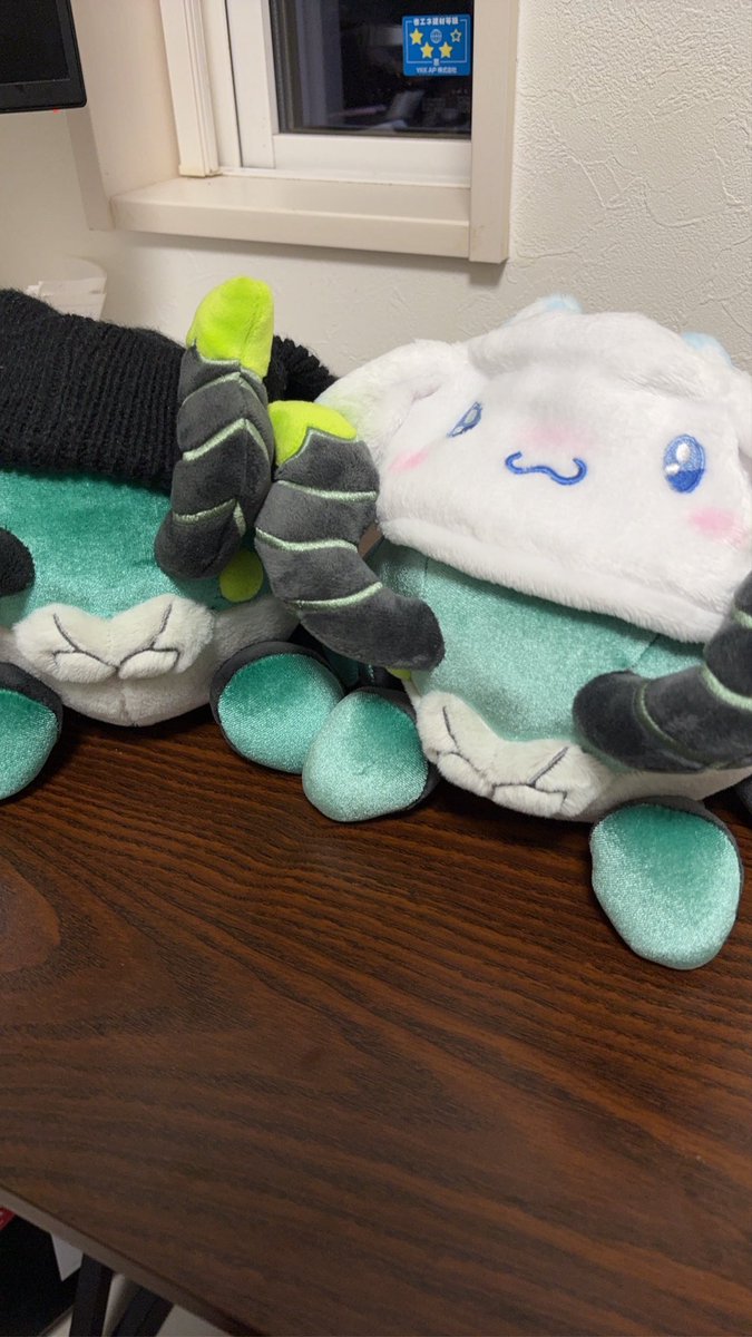 RegulS33's tweet photo. シナモロールあたりくじヘアターバンきたので早速スカトルくんに被せた https://t.co/b7BH6jwGLF