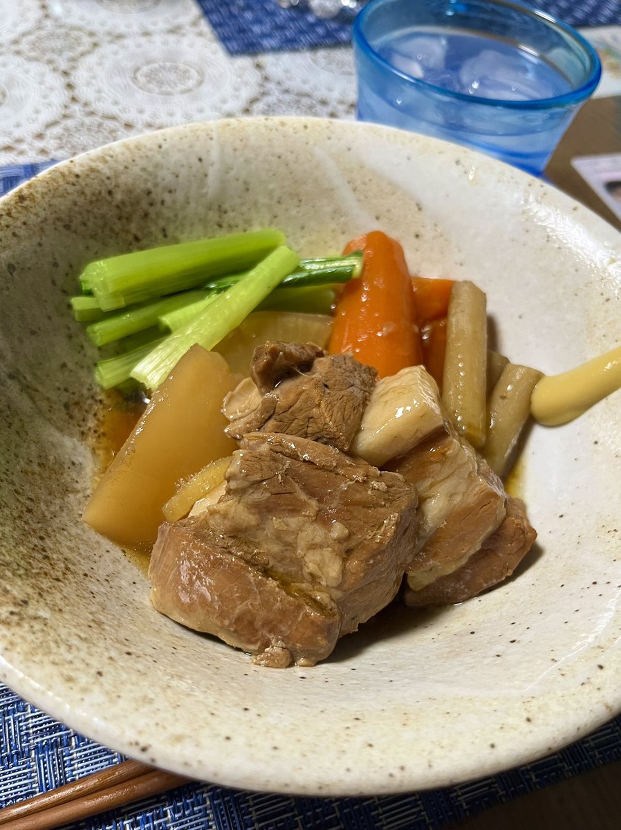 takemandolin's tweet photo. 今日のメインは豚の角煮❣️
最近はあっさりダシで炊いて、最後に煮汁をあんにしてかけるのがお気に入り。 https://t.co/48vK0zu6zm