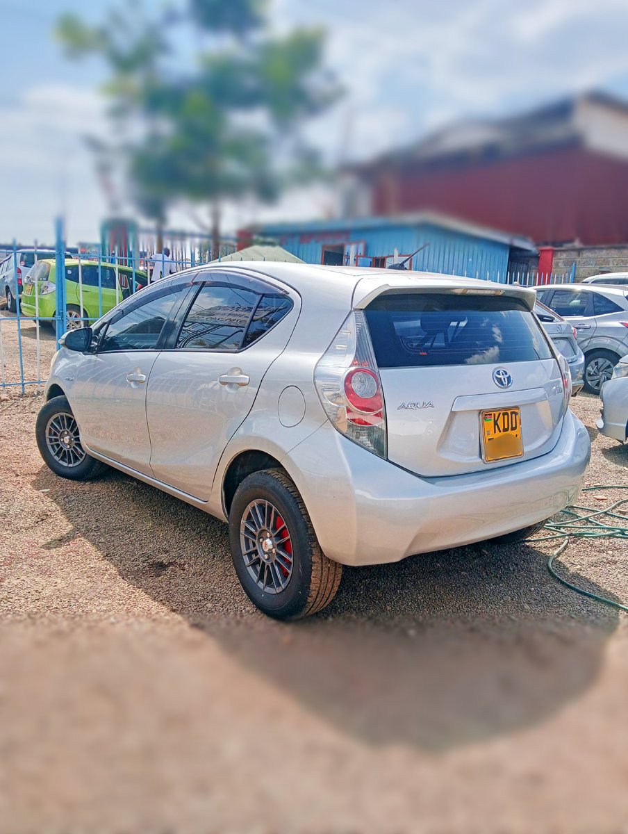 GariDigital's tweet photo. Toyota Aqua hybrid
2014
Grey fabric seats
129k km mileage
Keystart
Alloy rims
Winker mirrors
1500cc https://t.co/u9JtjvxKYs