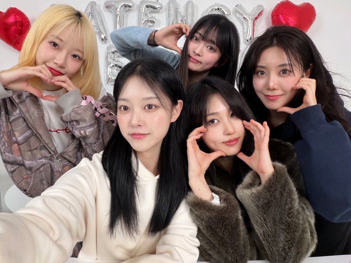 obi_hina's tweet photo. [#LIVE]
⠀
🖤LATENCY DEBUT LIVE🖤
⠀
🔗 https://t.co/9dGNnqO5oS
⠀
#트젠 #마이마이 https://t.co/Hl5r7pOMKi