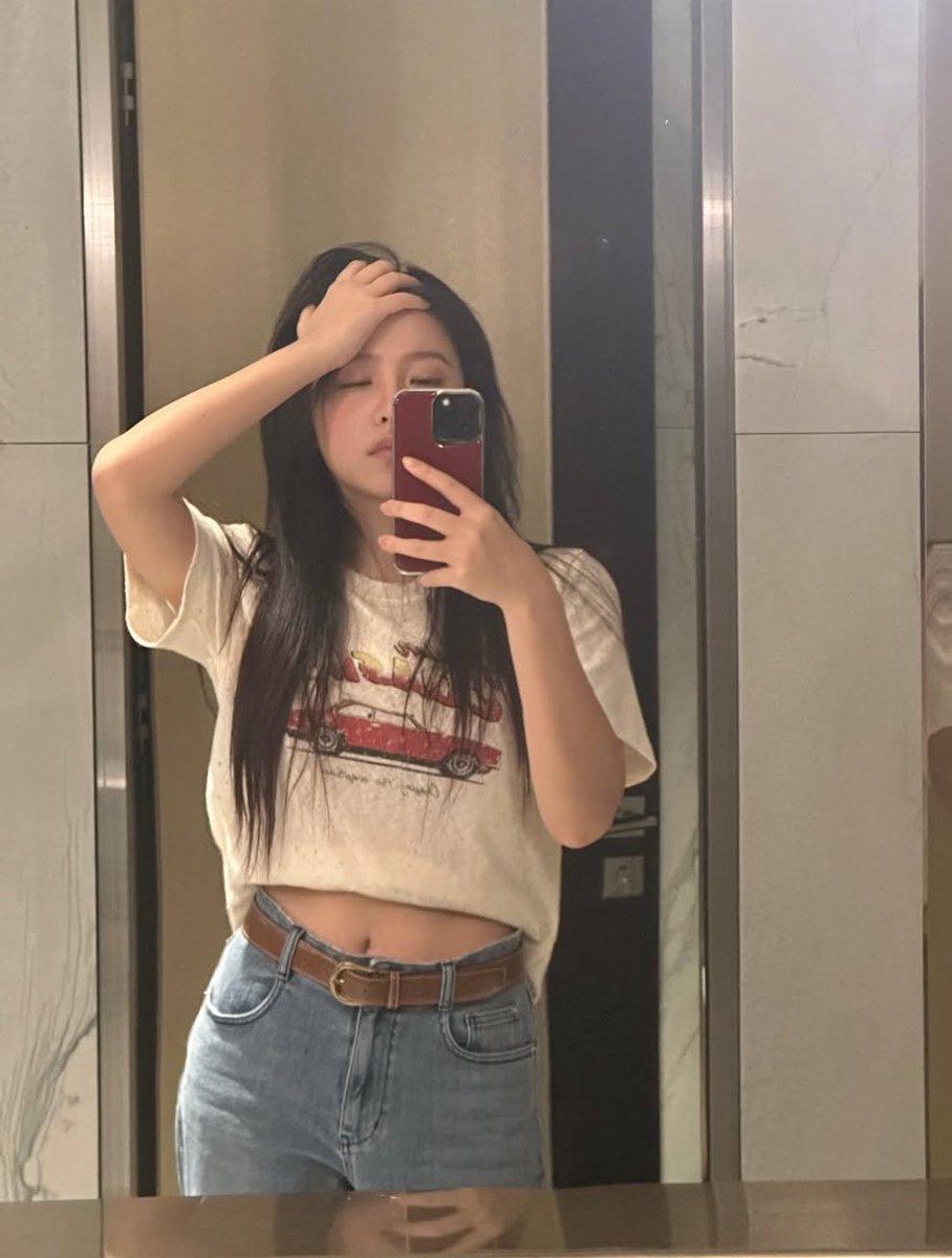 kyrsource's tweet photo. KIM YERIM https://t.co/fJbY8J9cVs