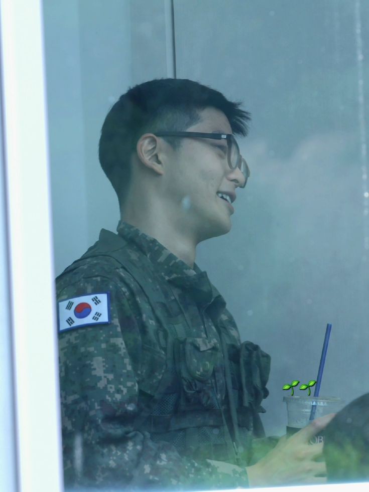 agustinaa0813's tweet photo. what if 2027 dojaejung comeback dengan rambut cepaknya.. https://t.co/I7BbDvocpg