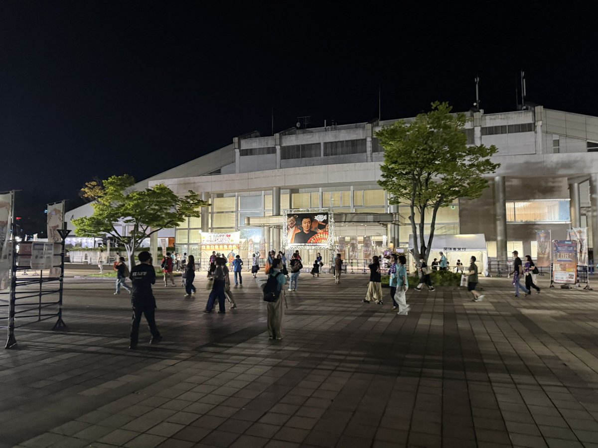 sugi5107's tweet photo. 1週間たったけどまだ余韻に浸ってます。
ホント良いライブでした。
#夏祭りツアー2026 
#桑田佳祐 https://t.co/7nilJFziof