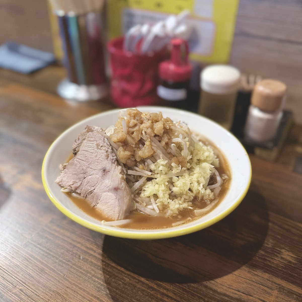 hi_beetle's tweet photo. 熊谷市筑波
熊谷肉飯店にて
小ラーメン
野菜少なめ
アブラ少なめ
生姜
非乳化二郎系の中でも
群を抜くあっさり感
これならお年寄りも大満足
美味い！ https://t.co/8Q8m3dnPZl