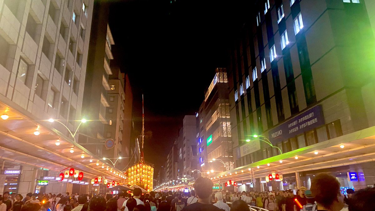 moikinoko's tweet photo. 帰りの新幹線の時間を1時間勘違いしてたので、一瞬だけホコ天も体験。 https://t.co/mvkitWQr4k