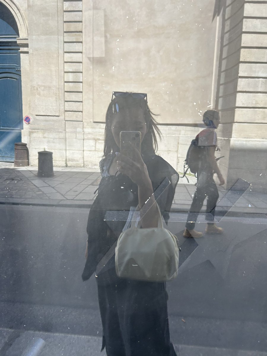 anrillyn's tweet photo. ₚₐᵣᵢₛ🇫🇷 https://t.co/3Az3L9gz7V