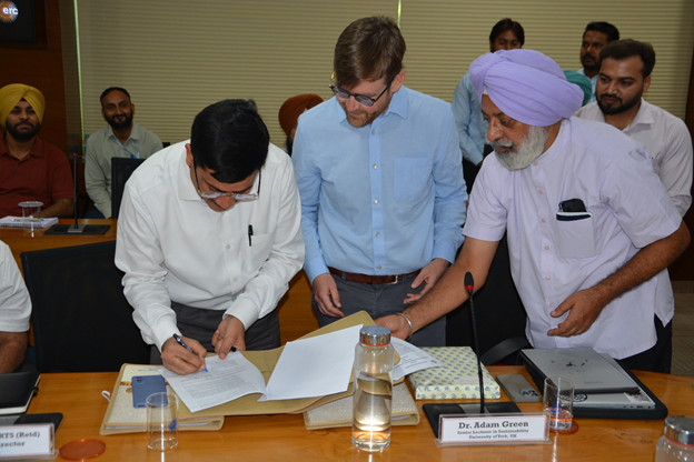 mgsipa's tweet photo. Gulshan, Executive Director, MGSIPA, signing a Memorandum of Understanding (MoU) with Dr. Adam Green,Associate Professor, University of York, UK, to strengthen academic collaboration and knowledge exchange in the field of sustainable agriculture and related research areas #MGSIPA https://t.co/2P4VjwCT9n