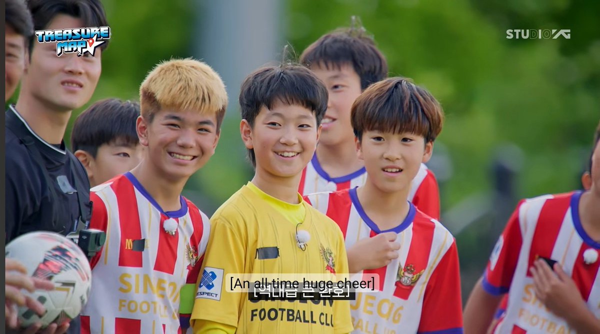 faeriwy's tweet photo. these kids will be cherised by teumes for sure! rooting for their future 🔥 https://t.co/zbzRtrdB2y
