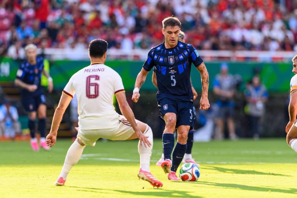 id_unitedtrst's tweet photo. OFFICIAL: Manchester United mengonfirmasi bahwa Manuel Ugarte telah berhasil menjalani operasi untuk mengatasi cedera ligamen lutut (ACL) yang dialaminya saat membela Uruguay (vs. Spanyol) di Piala Dunia 2026.

FYI, gaji Manuel Ugarte akan ditanggung sepenuhnya oleh FIFA hingga ia pulih total.

Speedy recovery, Manu! 💪 🇺🇾