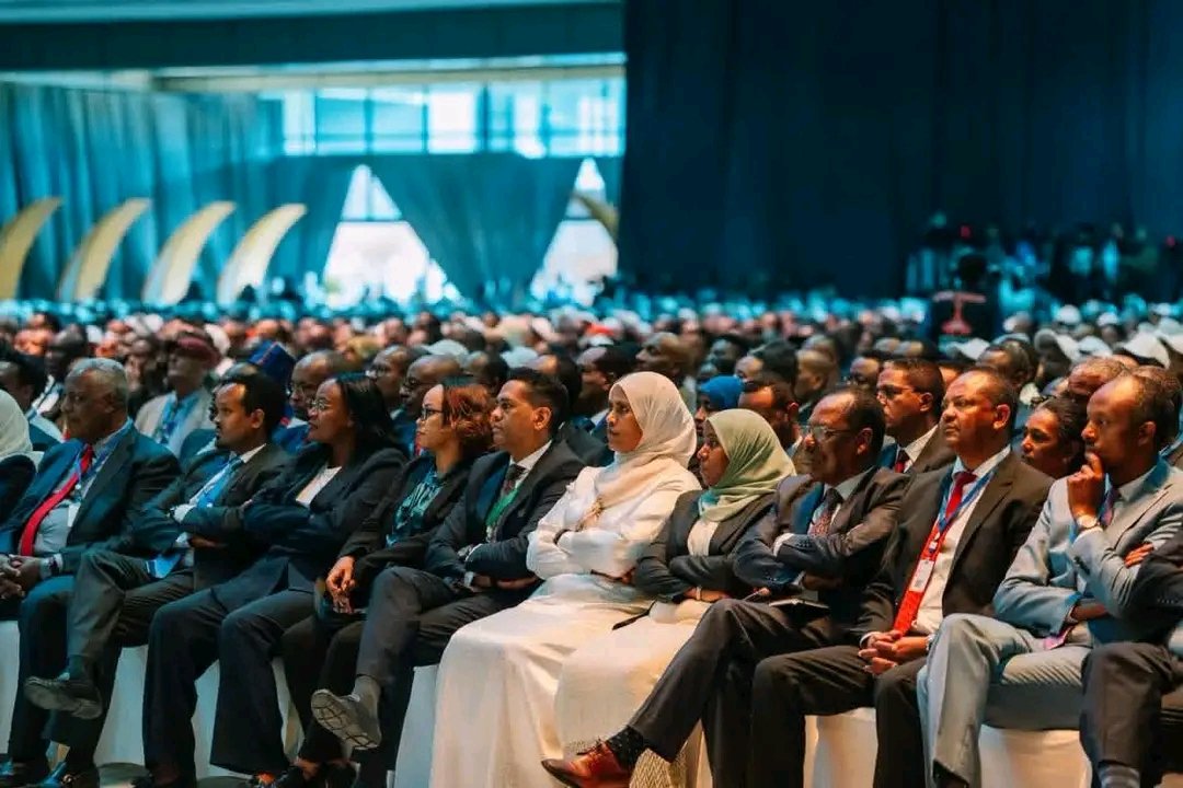 sweprs's tweet photo. ለሺህ ዓመታት ጸንታና በቀላሉ በማይበጠስ ጠንካራ ትስስር ተሰናስላ የኖረችው ኢትዮጵያ በውጭ ፕሮፓጋንዳ ተጠምዳ ጥቅሟን አሳልፋ ትሰጣለች ብሎ መገመት ከንቱ ምኞት መሆኑን ጠቅላይ ሚኒስትር ዐቢይ አሕመድ (ዶ/ር) ገለጹhttps://t.co/9iAITAOEt9 https://t.co/PgQmIbePiT