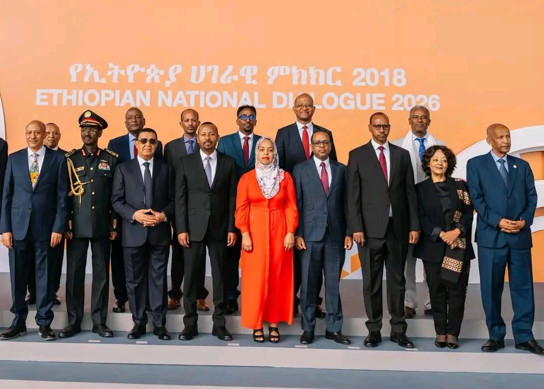 sweprs's tweet photo. ለታሪክ የተጻፈ ውለታ! - ጠቅላይ ሚኒስትር ዐቢይ (ዶ/ር) ለኮሚሽነሮቹ የሰጡት ታሪካዊ ክብርhttps://t.co/DqBvWHgtZY https://t.co/7QCWh0Lwq9
