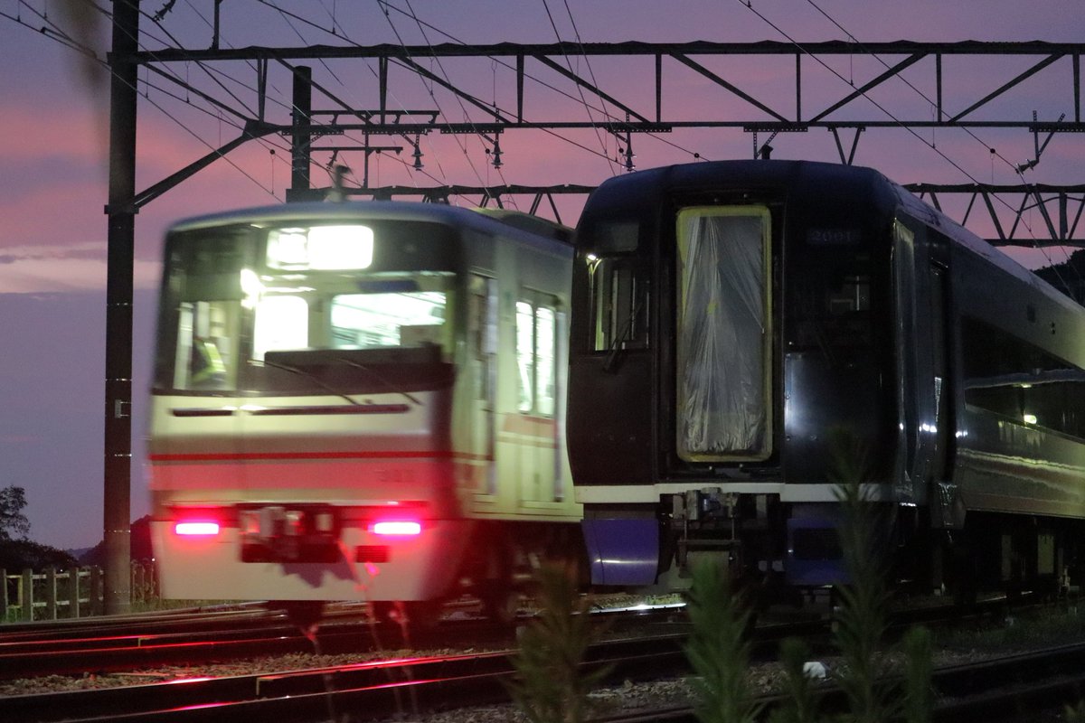 mu6417nambu's tweet photo. 311F 構内試運転@舞木検査場
試運転後も20時頃まで入換作業をしていて驚きました…
ところで2番線にいる 6517F は何ですか… https://t.co/xzBgP0bZQD