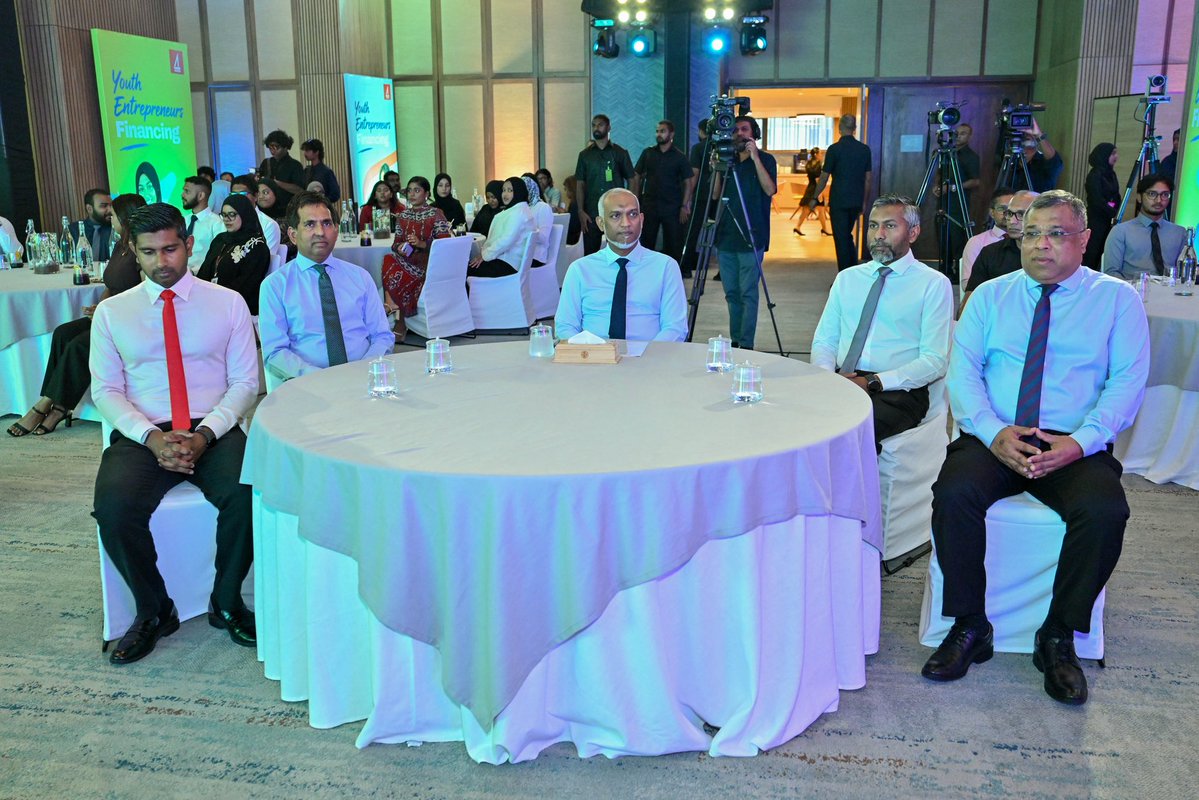 MoEDmv's tweet photo. Minister @em_saeed joined HE. President Dr. @MMuizzu in launching the Youth Entrepreneurship Financing initiative today at the Youth Entrepreneurs Expo 2026, hosted by @bankofmaldives at Barcelo Nasandhura

This financing product, facilitated by @SMEDigital and @bankofmaldives, is designed to empower youth and SMEs, targeting individuals between the ages of 18 and 30.