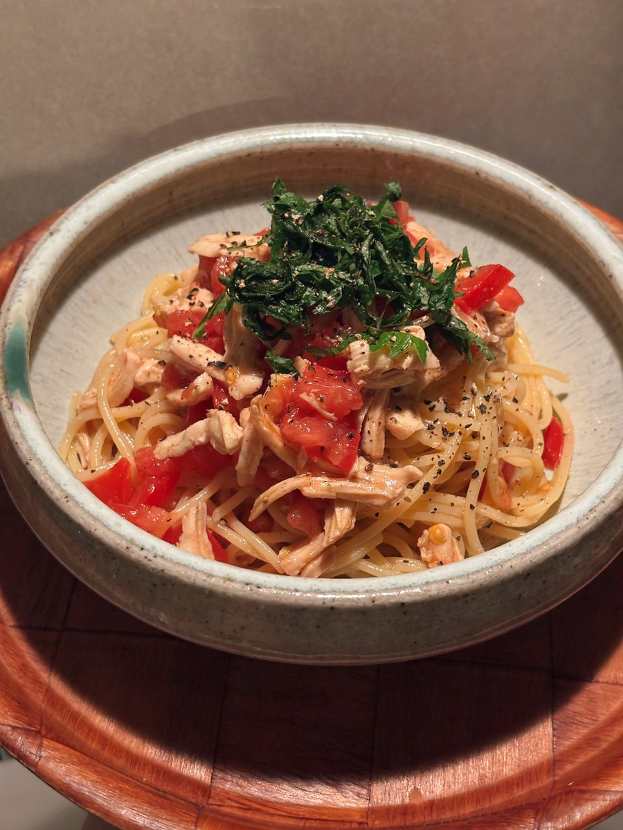 ii_____27's tweet photo. 暑すぎて火を使うの嫌すぎた、あるもので冷製パスタ🍅 https://t.co/uqQRe9R3Wr