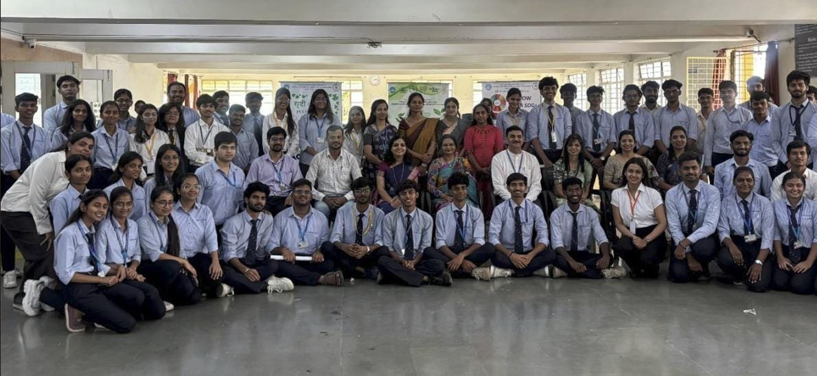IICPCCoE's tweet photo. 🤖 Showcasing innovation through AI! The AI-Powered Solution Expo: Demo Days for AI/I4.0 Prototypes highlighted student-driven solutions to real-world challenges under the guidance of Dr. Dimple Paland Dr. Sandeep Mali.

#AI #Industry4.0 #Innovation #PCCOE https://t.co/Q5IdDXiJlT