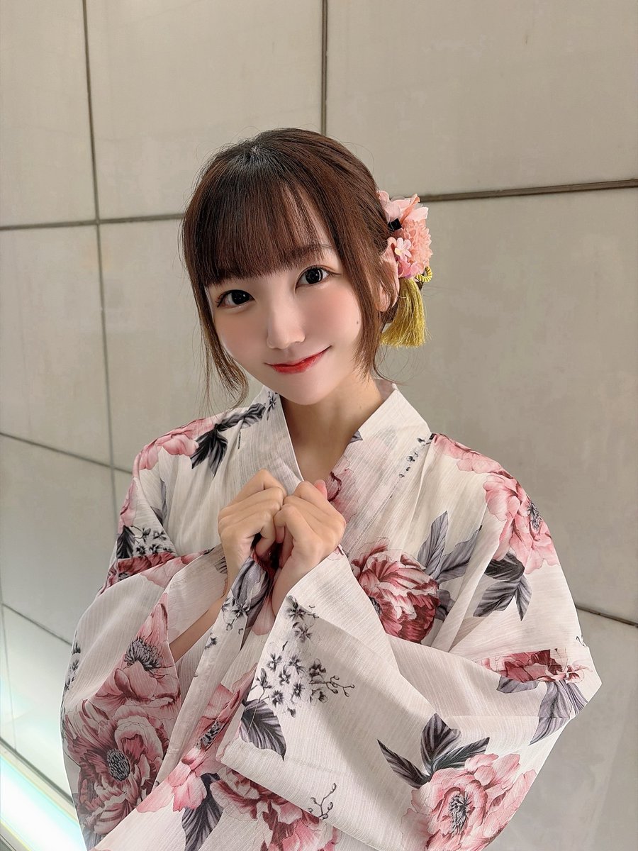 ayu__o4's tweet photo. 君のために着た浴衣、どうかな？…♡ https://t.co/3H7cj8u9Mg