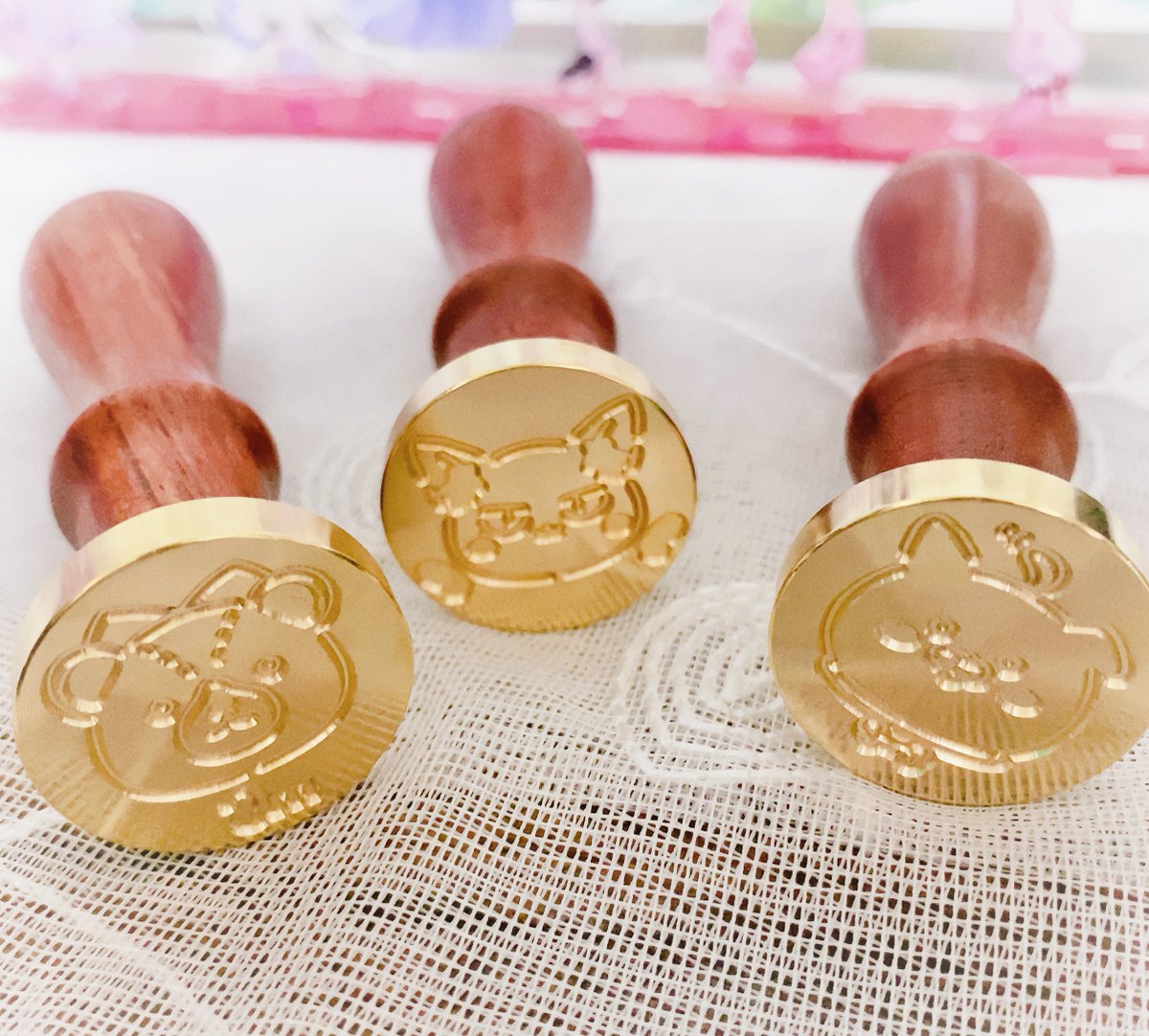 これなーんだ❓ 夏コミのノベルティ作り楽しみ(๑•̀ㅂ•́)و✧