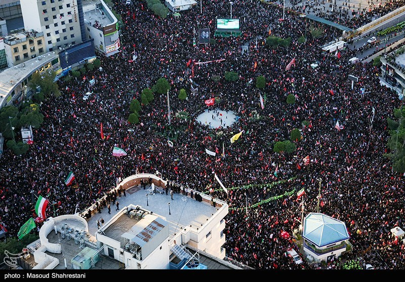Tasnimnews_EN's tweet photo. Martyred Leader’s Funeral Attended by over 40 Million: General

More than 40 million people attended the  funeral ceremonies of martyred Leader of the Islamic Revolution in Iran and Iraq, according to the  commander of the IRGC's Tehran corps.

https://t.co/H5JXveRfXr https://t.co/2LNvCygR7v