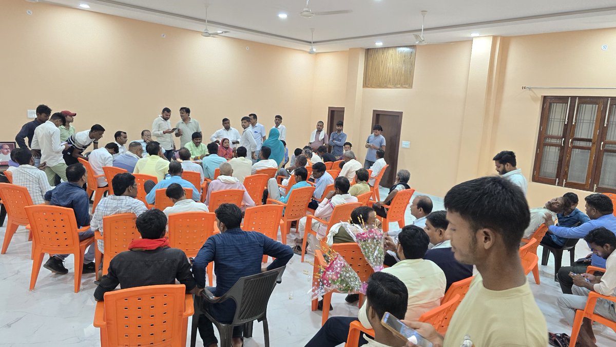 SuneelVMLA's tweet photo. आज भाजपा कार्यालय लहरपुर में पंडित दीनदयाल उपाध्याय प्रशिक्षण महाभियान 2026 के अंतर्गत डिजिटल लर्निंग प्लेटफॉर्म पर सभी सम्मानित पदाधिकारियों का #SARAL_AAP के माध्यम से डिजिटल प्रशिक्षण सफलतापूर्वक संपन्न कराया गया तथा उनके प्रशिक्षण प्रमाण-पत्र डाउनलोड कराए गए।
यह प्रशिक्षण महाभियान संगठन को और अधिक सशक्त, दक्ष एवं तकनीकी रूप से सक्षम बनाने की दिशा में एक महत्वपूर्ण पहल है
इस अवसर पर जिला मंत्री श्री मनोज गुप्ता जी, मण्डल अध्यक्ष लहरपुर देहात श्रीमती रेनू वर्मा जी, पूर्व नगर अध्यक्ष श्री भगवानदीन त्रिवेदी जी, नि मण्डल अध्यक्ष श्री उत्तम वर्मा जी, पूर्व ब्लॉक प्रमुख श्री परमेश्वर भार्गव जी, श्री धर्मेन्द्र पाण्डेय जी, श्री अंकुर वर्मा जी प्रधान साथी एवं क्षेत्रवासी उपस्थित रहे 
#पंडित_दीनदयाल_उपाध्याय #प्रशिक्षण_महाभियान #डिजिटल_लर्निंग #SARAL_AAP #भाजपा #लहरपुर
 @highlight
@NitinNabin @mppchaudhary