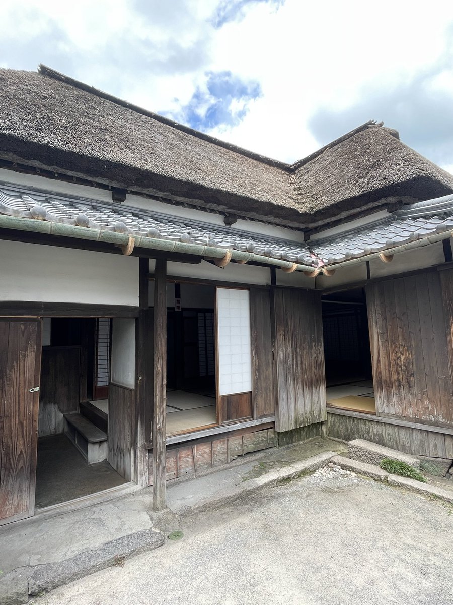 chisa180908's tweet photo. 昨日長崎観光
本日島原観光
がまだすドーム、道の駅ひまわり
島原城からの武家屋敷〜湧水巡り https://t.co/PmKiAwG9iy
