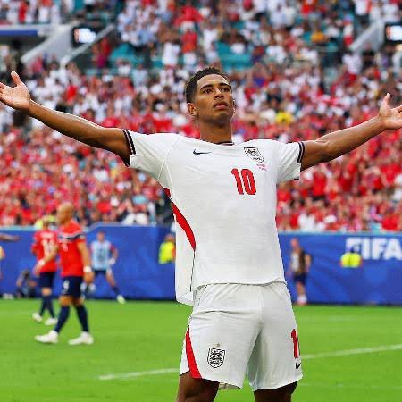 reumalho's tweet photo. Because maybe you’re gonna be the one who saves me
🏴󠁧󠁢󠁥󠁮󠁧󠁿🫱🏾‍🫲🏼 🇧🇷 https://t.co/s2UqtOA9ls